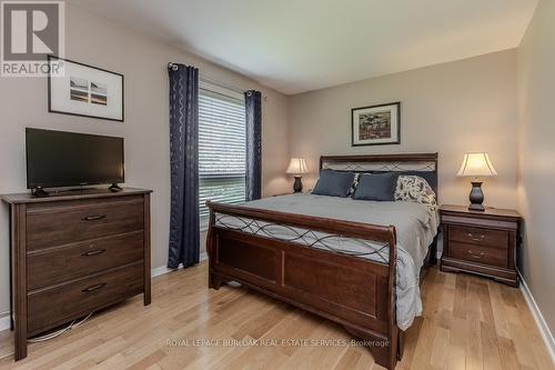 11 Weneil Drive, Hamilton, ON - Indoor Photo Showing Bedroom