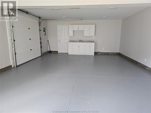 271 Grand Avenue East, Chatham, ON - Indoor Photo Showing Garage