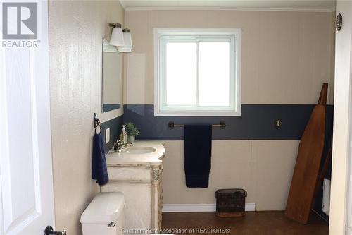 7776 Eighth Line, Chatham, ON - Indoor Photo Showing Bathroom