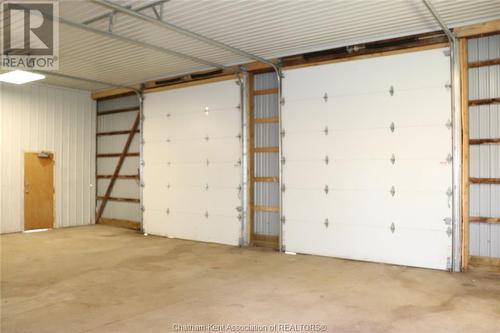 7776 Eighth Line, Chatham, ON - Indoor Photo Showing Garage