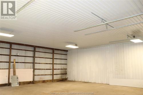 7776 Eighth Line, Chatham, ON - Indoor Photo Showing Garage