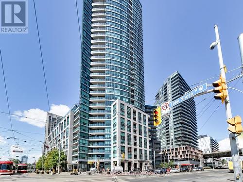 702 - 600 Fleet Street, Toronto, ON - Outdoor With Facade