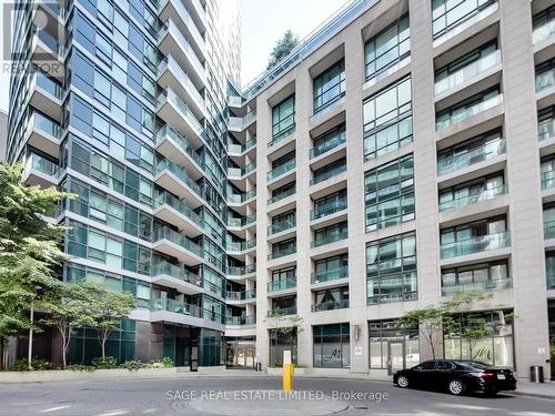 702 - 600 Fleet Street, Toronto, ON - Outdoor With Facade