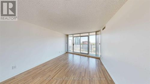 1905 - 5500 Yonge Street, Toronto, ON - Indoor Photo Showing Other Room