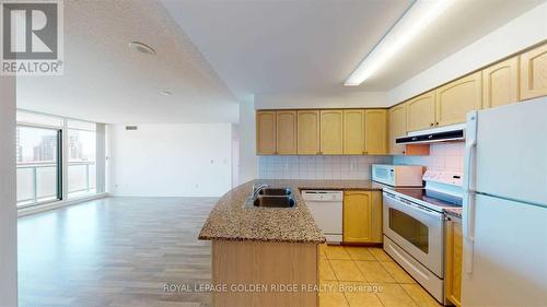 1905 - 5500 Yonge Street, Toronto, ON - Indoor Photo Showing Kitchen With Double Sink