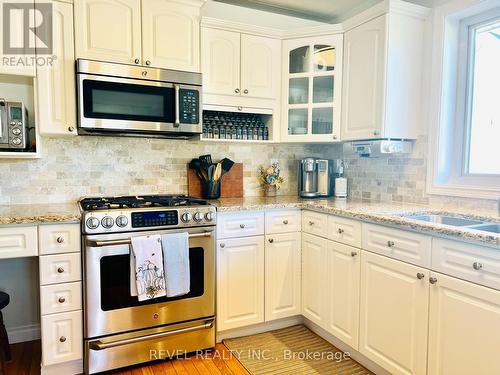 157 Allan Street, Timmins (Connaught Hill), ON - Indoor Photo Showing Kitchen With Double Sink With Upgraded Kitchen