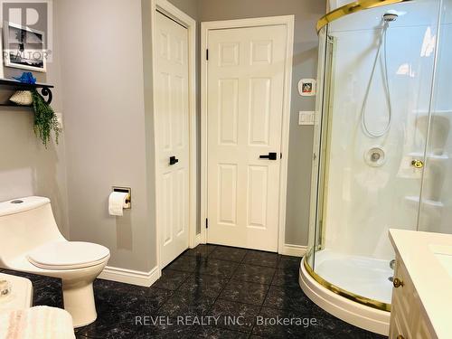 157 Allan Street, Timmins (Connaught Hill), ON - Indoor Photo Showing Bathroom