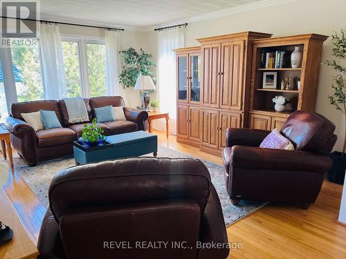 157 Allan Street, Timmins (Connaught Hill), ON - Indoor Photo Showing Living Room