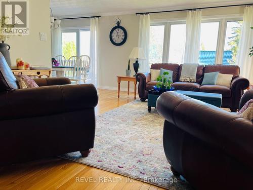 157 Allan Street, Timmins (Connaught Hill), ON - Indoor Photo Showing Living Room