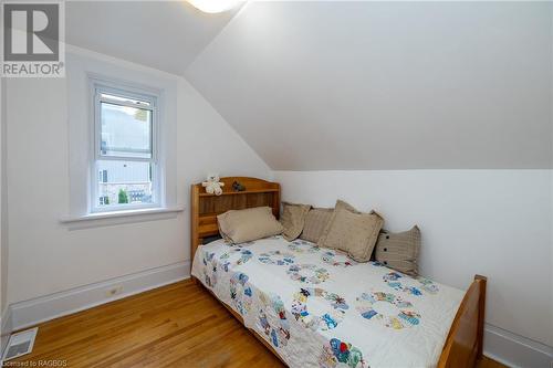 1809 3Rd Avenue W, Owen Sound, ON - Indoor Photo Showing Bedroom