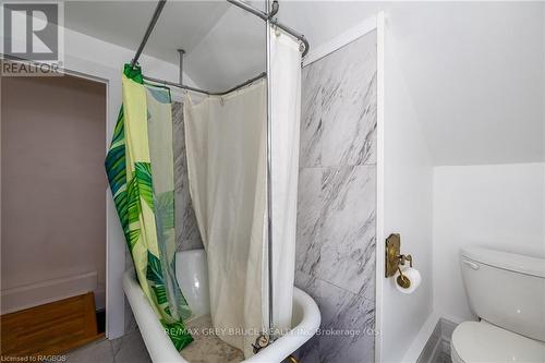 1809 3Rd Avenue W, Owen Sound, ON - Indoor Photo Showing Bathroom