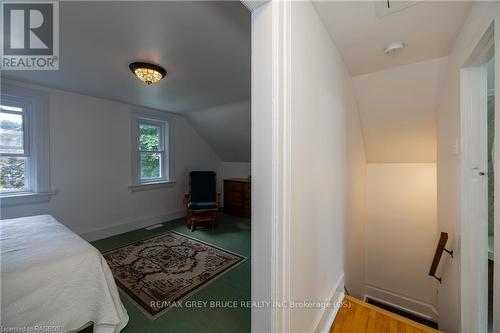 1809 3Rd Avenue W, Owen Sound, ON - Indoor Photo Showing Bedroom