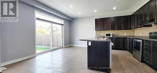 146 Britannia Avenue E, Oshawa, ON - Indoor Photo Showing Kitchen