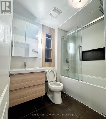 15 Cynthia Jean Street S, Markham, ON - Indoor Photo Showing Bathroom