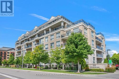 423 - 111 Civic Square Gate, Aurora, ON - Outdoor With Facade