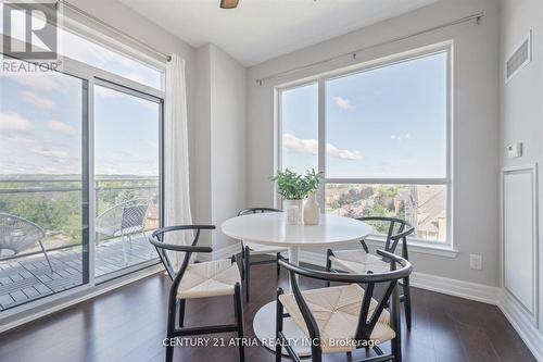 423 - 111 Civic Square Gate, Aurora, ON - Indoor Photo Showing Dining Room