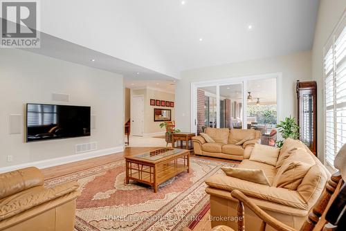 1836 Spruce Hill Road, Pickering, ON - Indoor Photo Showing Living Room