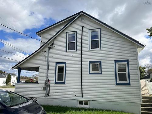 61 South East Street, Yarmouth, NS 