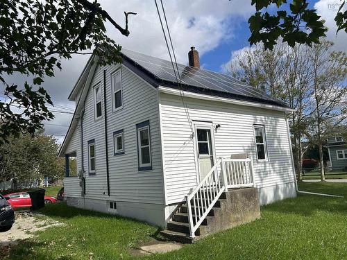 61 South East Street, Yarmouth, NS 