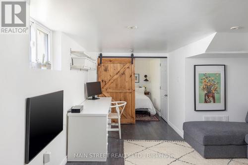 2075 Gerrard Street, Toronto, ON - Indoor Photo Showing Other Room