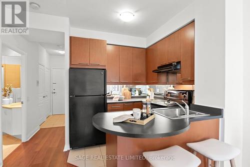 1003 - 1121 Bay Street, Toronto, ON - Indoor Photo Showing Kitchen With Double Sink