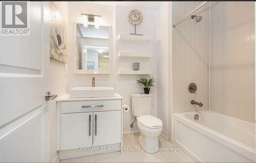 309Sw - 9191 Yonge Street, Richmond Hill, ON - Indoor Photo Showing Bathroom