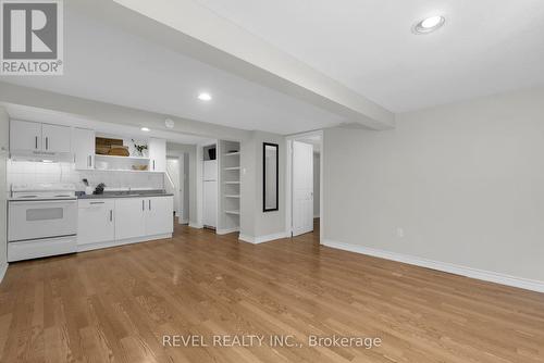 194 Ferndale Drive N, Barrie, ON - Indoor Photo Showing Kitchen