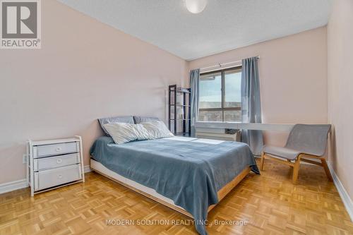 518 - 1000 Cedarglen Gate, Mississauga, ON - Indoor Photo Showing Bedroom