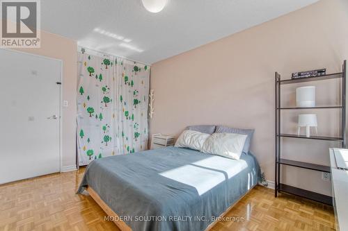 518 - 1000 Cedarglen Gate, Mississauga, ON - Indoor Photo Showing Bedroom