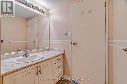 518 - 1000 Cedarglen Gate, Mississauga, ON - Indoor Photo Showing Bathroom