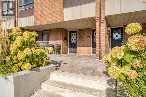 518 - 1000 Cedarglen Gate, Mississauga, ON - Outdoor