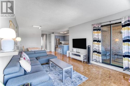 518 - 1000 Cedarglen Gate, Mississauga, ON - Indoor Photo Showing Living Room