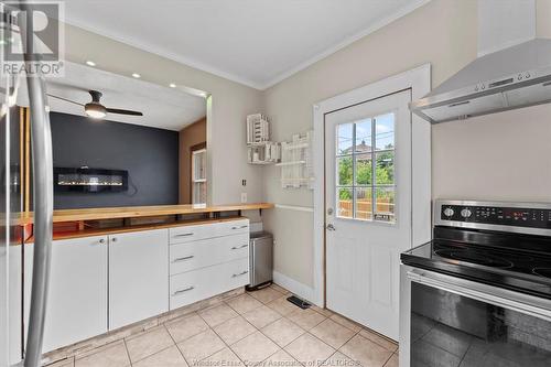 1360 Dougall Avenue, Windsor, ON - Indoor Photo Showing Kitchen