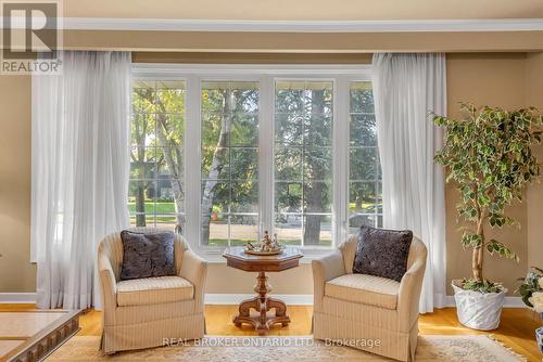 3 Winsland Drive, Toronto, ON - Indoor Photo Showing Living Room