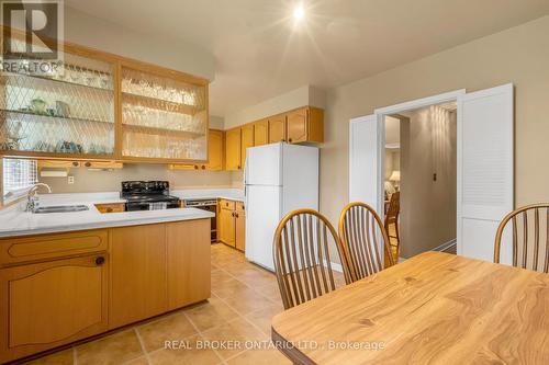 3 Winsland Drive, Toronto, ON - Indoor Photo Showing Kitchen