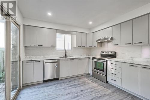 75 College Park Drive, Welland, ON - Indoor Photo Showing Kitchen With Double Sink With Upgraded Kitchen