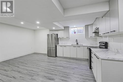 75 College Park Drive, Welland, ON - Indoor Photo Showing Kitchen