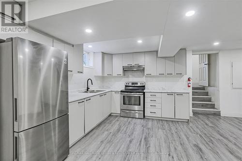 75 College Park Drive, Welland, ON - Indoor Photo Showing Kitchen With Double Sink With Upgraded Kitchen