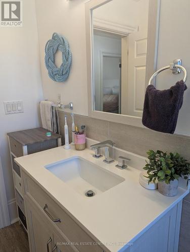 159 Wellington Street, Cambridge, ON - Indoor Photo Showing Bathroom