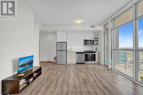 1607 - 60 Frederick Street, Kitchener, ON - Indoor Photo Showing Kitchen