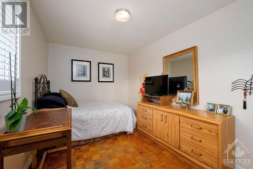 61 Birchview Road, Meadowlands - Crestview And Area (7301 - Meadowlands/St. Claire Gardens), ON - Indoor Photo Showing Bedroom