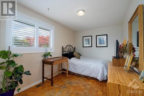 61 Birchview Road, Meadowlands - Crestview And Area (7301 - Meadowlands/St. Claire Gardens), ON - Indoor Photo Showing Bedroom