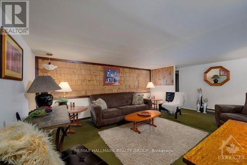 61 Birchview Road, Ottawa, ON - Indoor Photo Showing Living Room