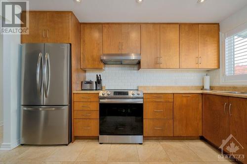 61 Birchview Road, Meadowlands - Crestview And Area (7301 - Meadowlands/St. Claire Gardens), ON - Indoor Photo Showing Kitchen