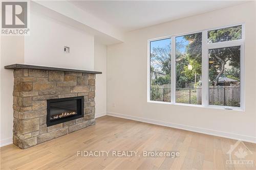 636 Hochelaga Street, Ottawa, ON - Indoor Photo Showing Living Room With Fireplace