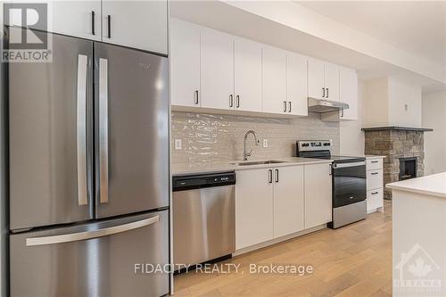 636 Hochelaga Street, Ottawa, ON - Indoor Photo Showing Kitchen