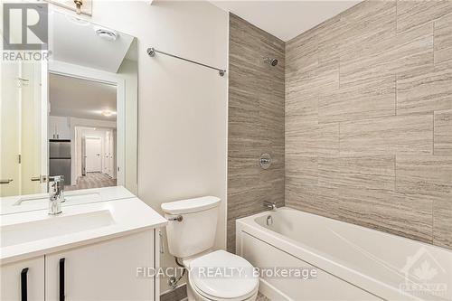 634 Hochelaga Street, Ottawa, ON - Indoor Photo Showing Bathroom