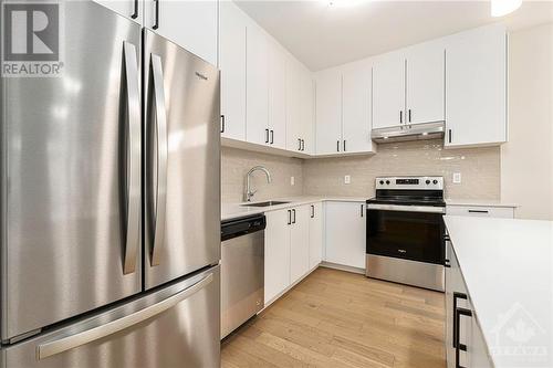 634 Hochelaga Street, Ottawa, ON - Indoor Photo Showing Kitchen