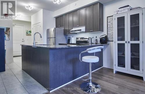 210 - 70 Shipway Avenue, Clarington (Newcastle), ON - Indoor Photo Showing Kitchen With Upgraded Kitchen