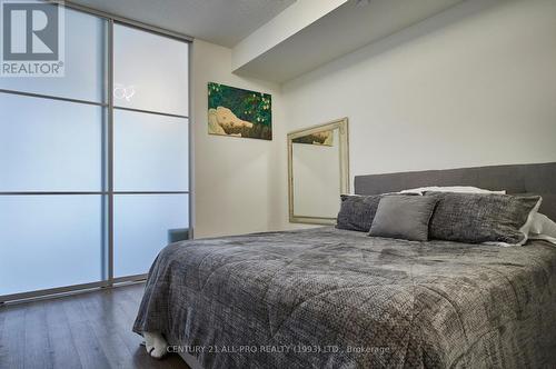 210 - 70 Shipway Avenue, Clarington (Newcastle), ON - Indoor Photo Showing Bedroom